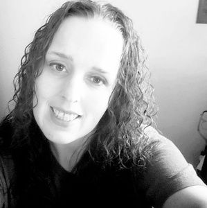 Meet your Posher, Shana